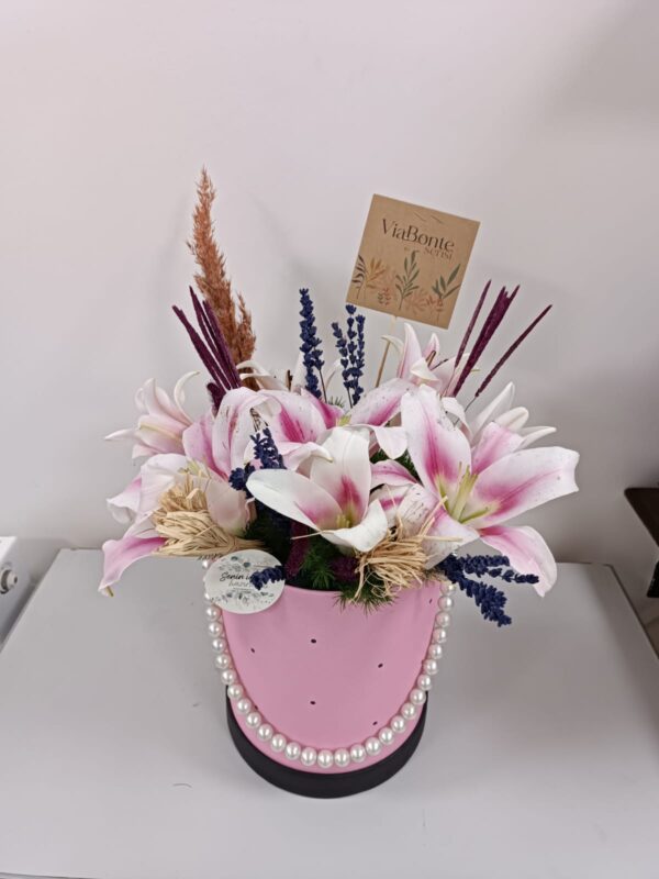 Kutuda Pembe Lilyumlar