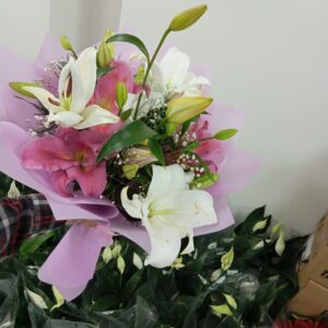 WhatsApp Image 2025-11-13 at 23.30.19 Zarif Lilyum Buketi